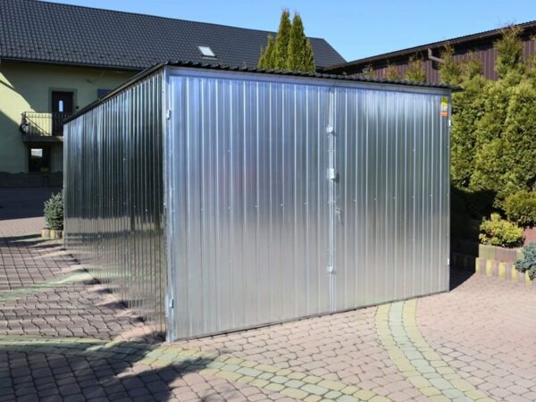Fertiggaragen mit Zweifluegeltor Masse