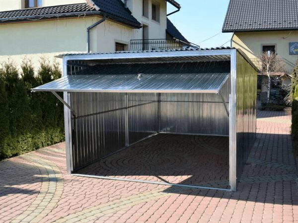Metallgarage Flachdach mit Schwingtor