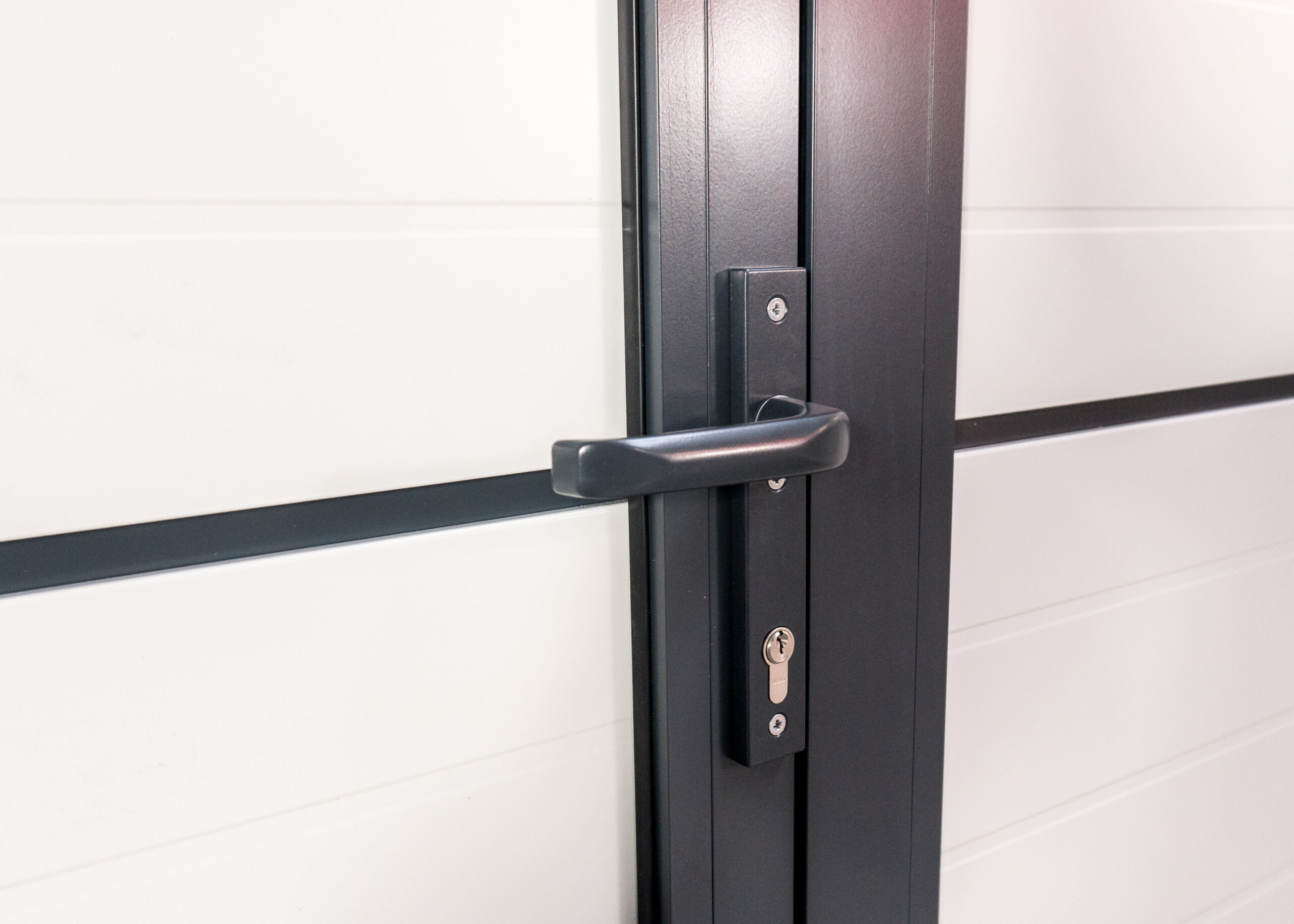 Zweiflügeltor Alu nach Maß aus ISO 40 Sektionaltor Sandwichpaneelen – Bild 7