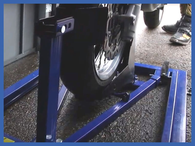 Vorderradhalter mit Schiebesystem für Motorrad ⭐️ Garagenonline